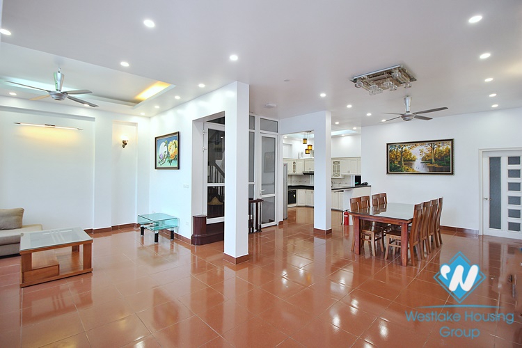 Lake view - House for rent in Tay Ho District